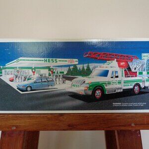 1994 HESS RESCUE TRUCK
